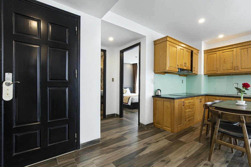 Фото J&b Hotel and Apartments