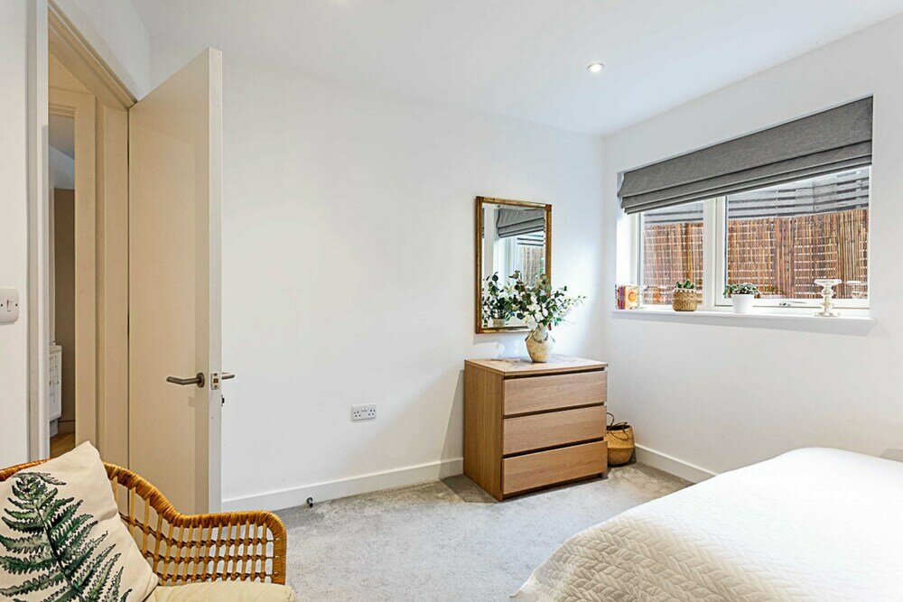 Фото Quiet and Spacious Four Bedroom House