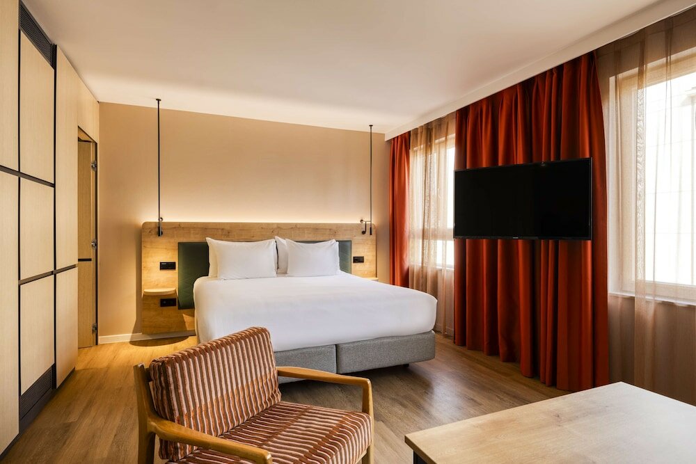 Фото Hilton Garden Inn Brussels City Centre