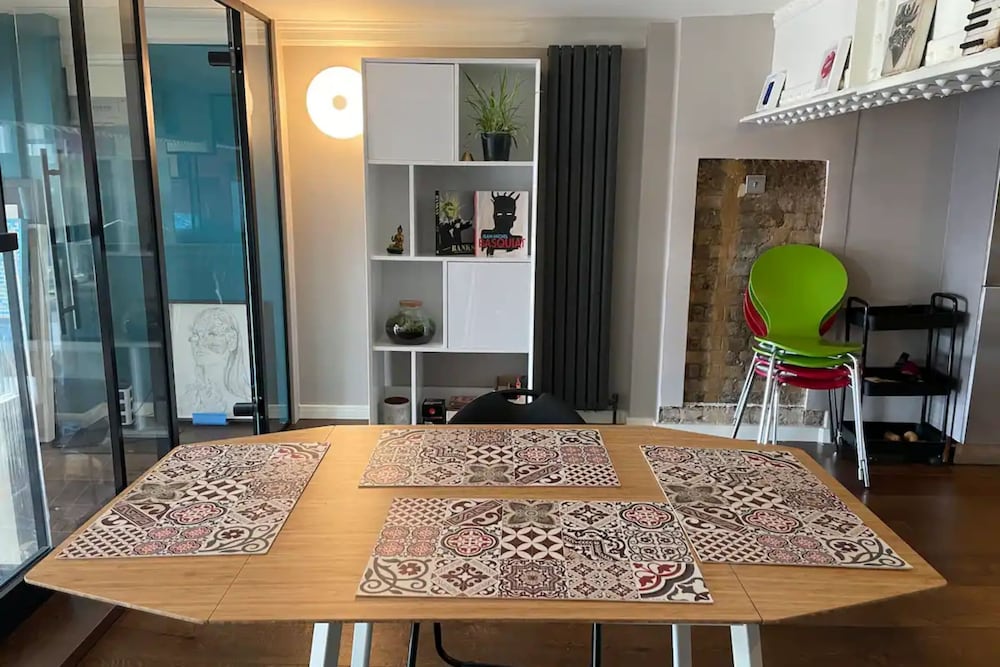 Фото Unique 1bd Flat - 4 Minutes From Victoria Park