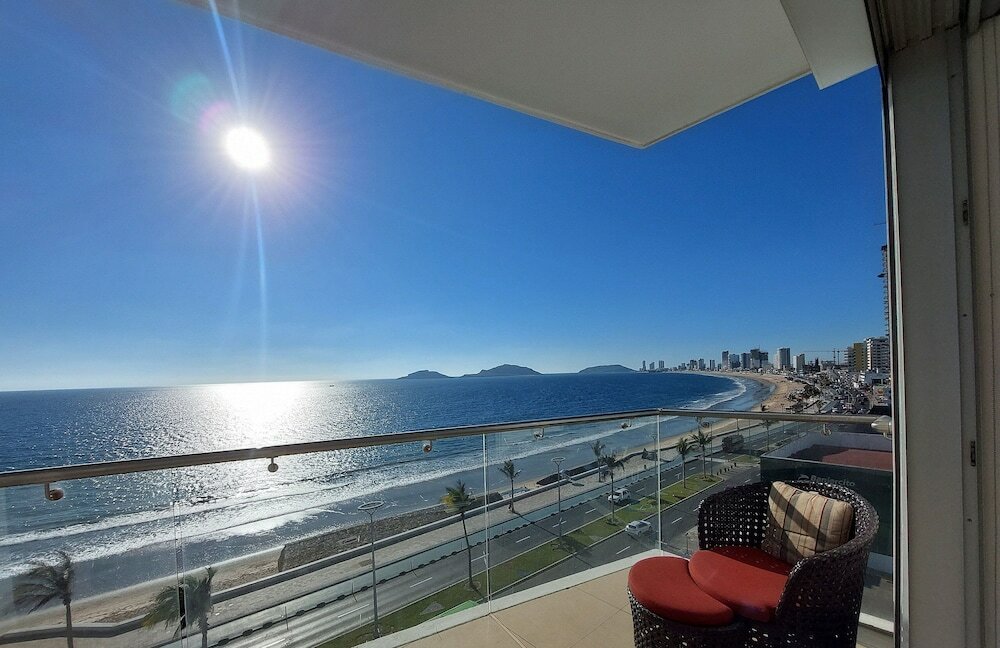 Фото Sunset View Luxury Condos