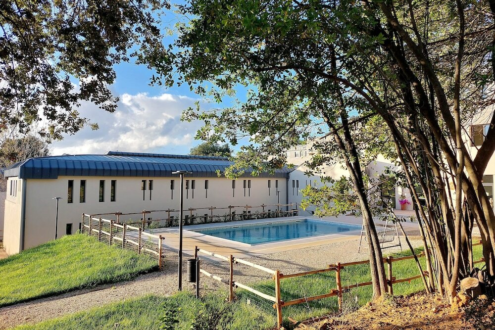 Фото Апарт-отель Siena Hills Apartments