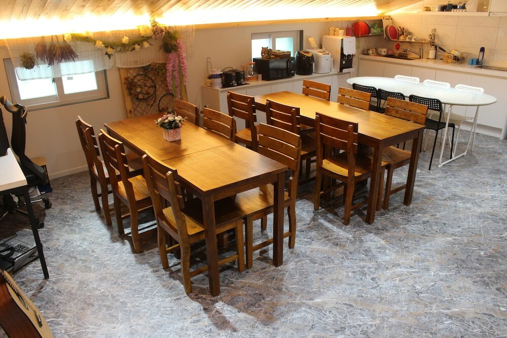 Фото The Road Hotel