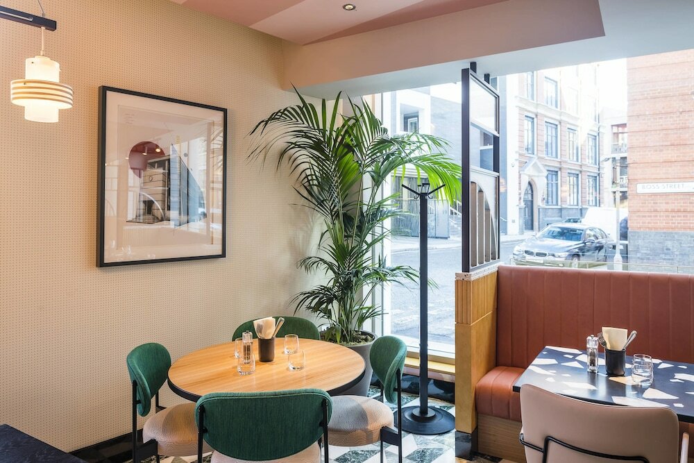 Фото The Dixon Autograph Collection