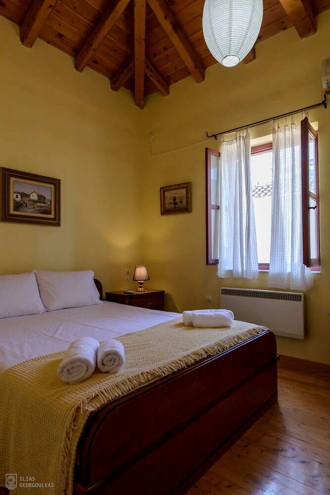 Фото Waveside Sanctuary - Luxurious Seastone Villa