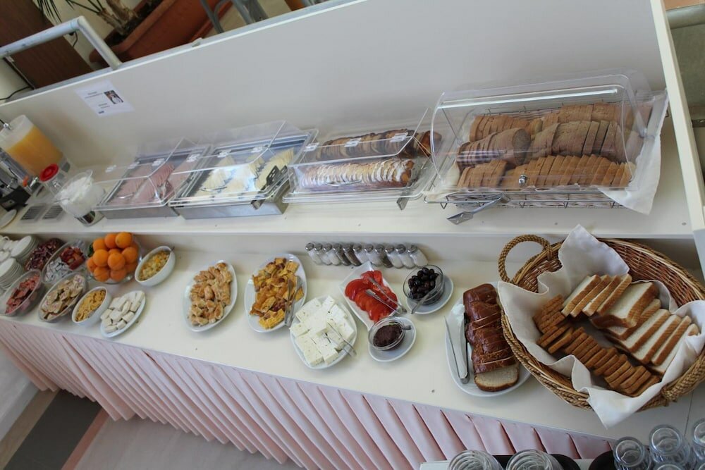 Фото Adonis Hotel