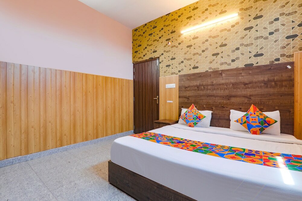 Фото Fabhotel Gsv Inn