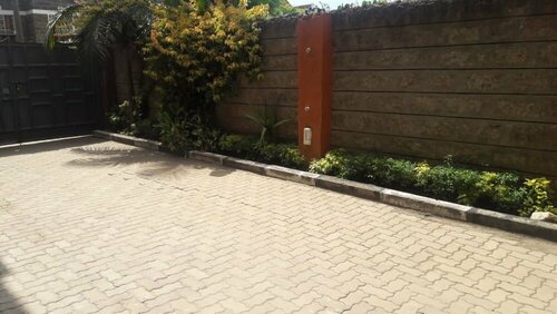 Гостиница Marlin Guest Resort в Накуру