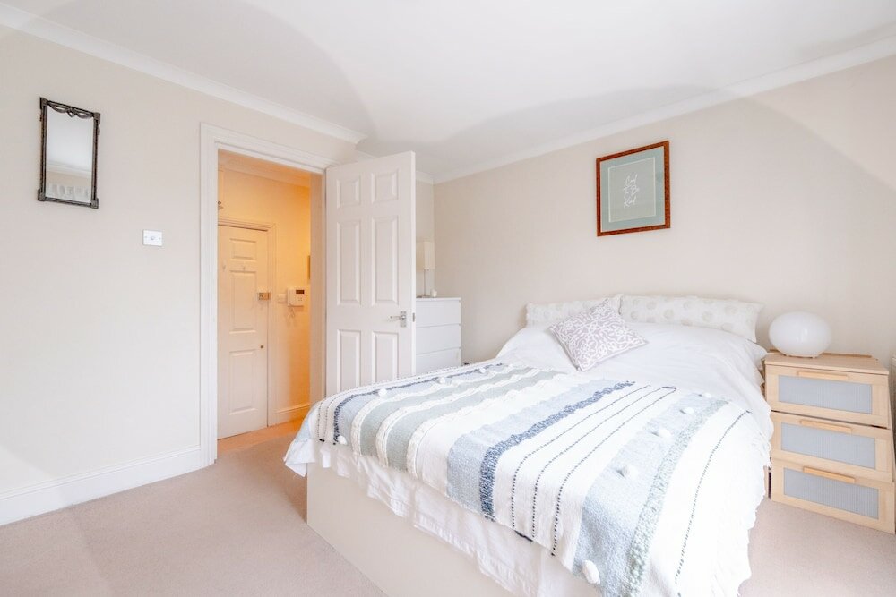 Фото Inviting 1bd Flat With Lovely Balcony - Willesden