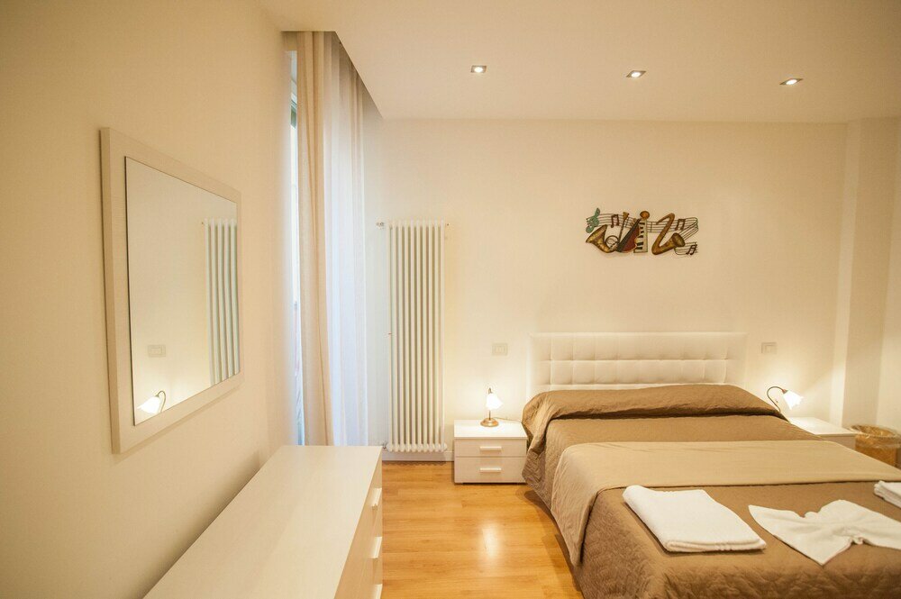 Фото Arena by side