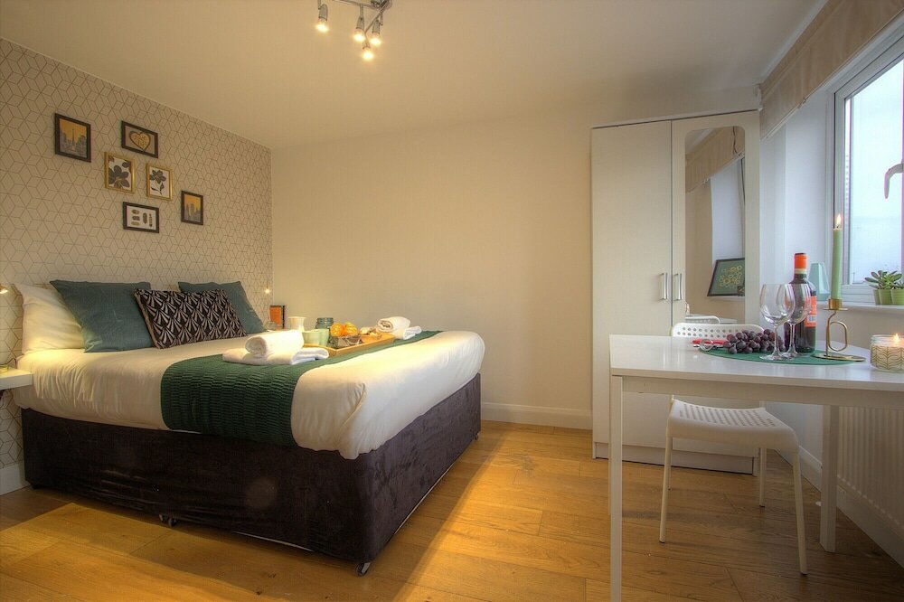 Фото R2 Medium Studio