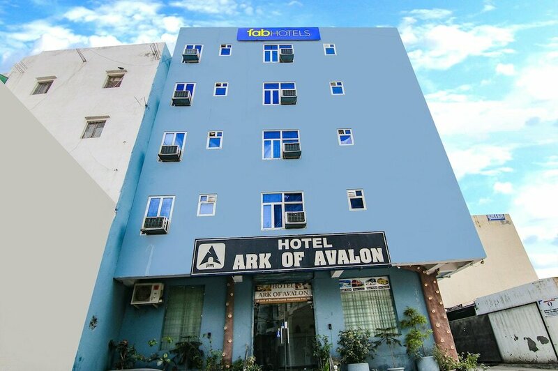 Гостиница Fabhotel Airport Avalon в Дели