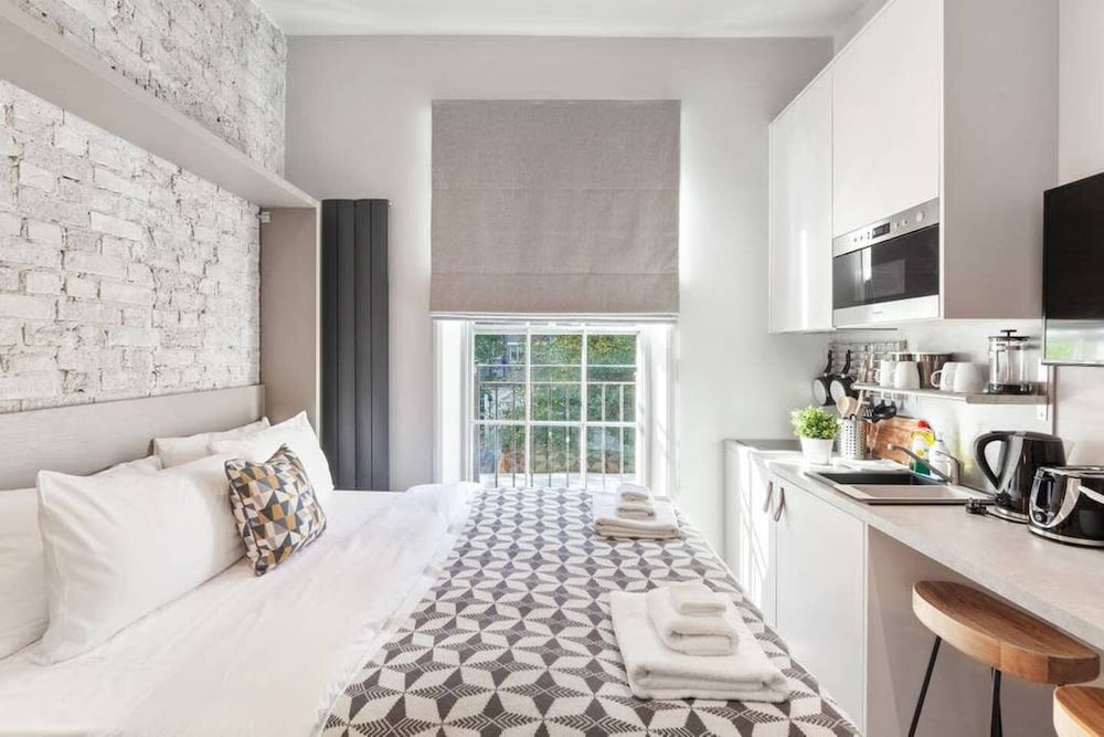 Фото 73 Oakley Square