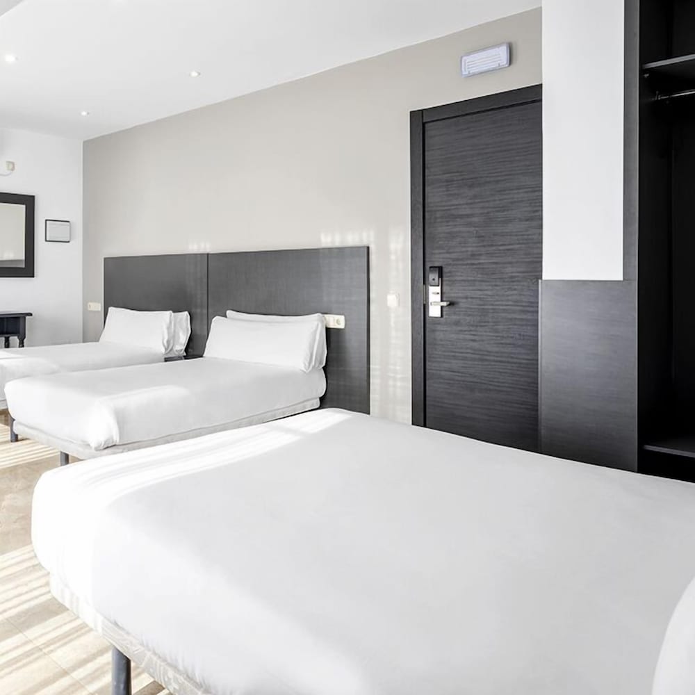 Фото Hotel Victoria Valdemoro