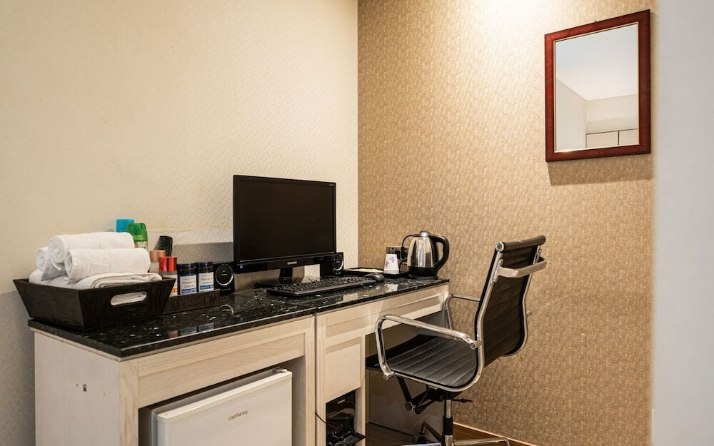 Фото Yeongdeungpo Hotel Home