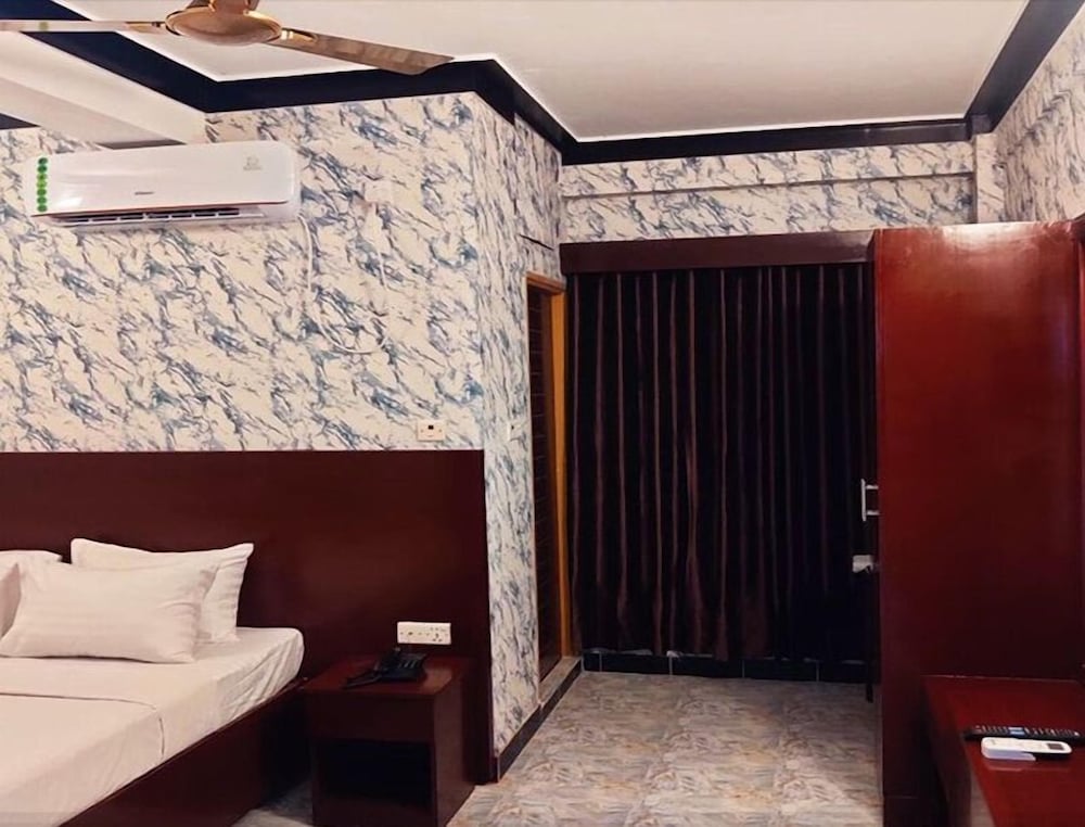 Фото Sunset Bay Hotel