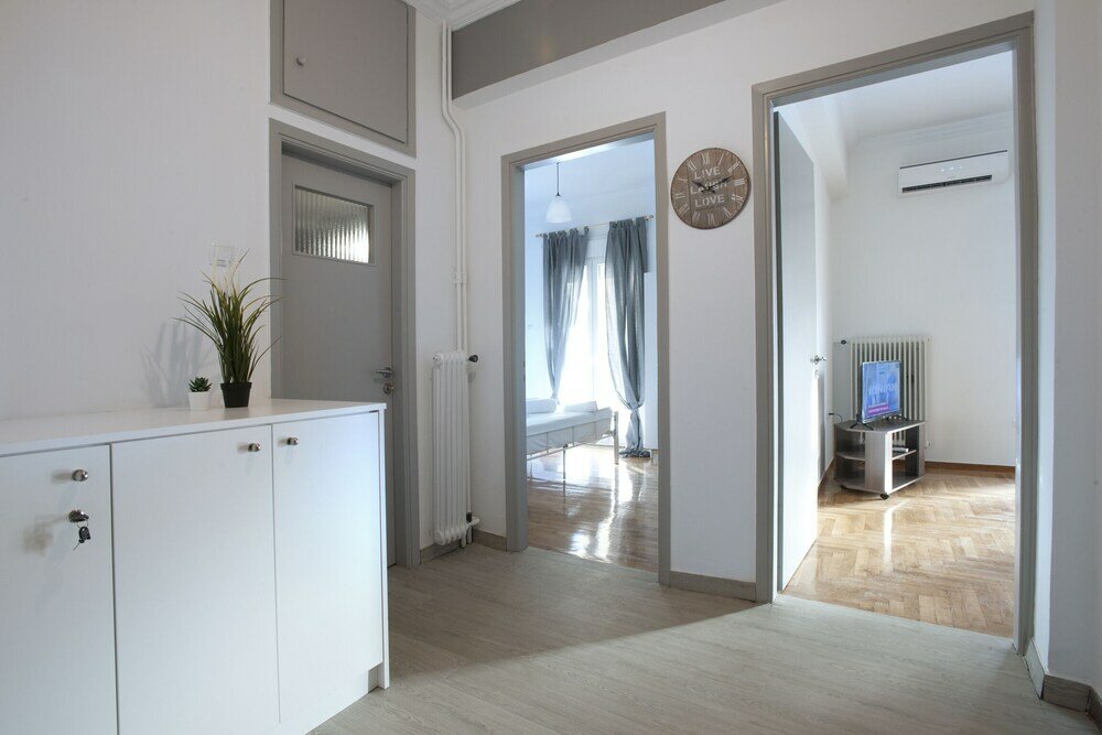 Фото Kolonos - A Renovated Apartment