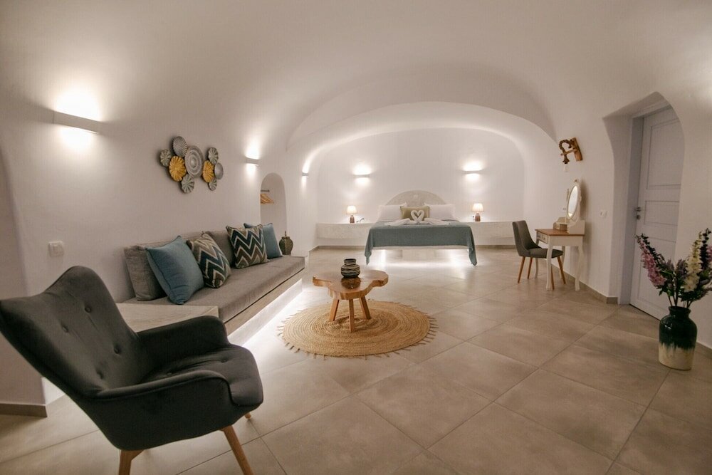 Фото Sun Angelos Oia - Luxury Cave Suites