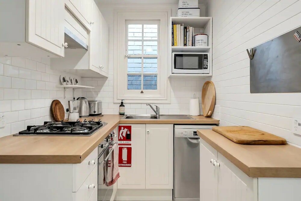 Фото Charming Workers Cottage in a Perfect Enclave