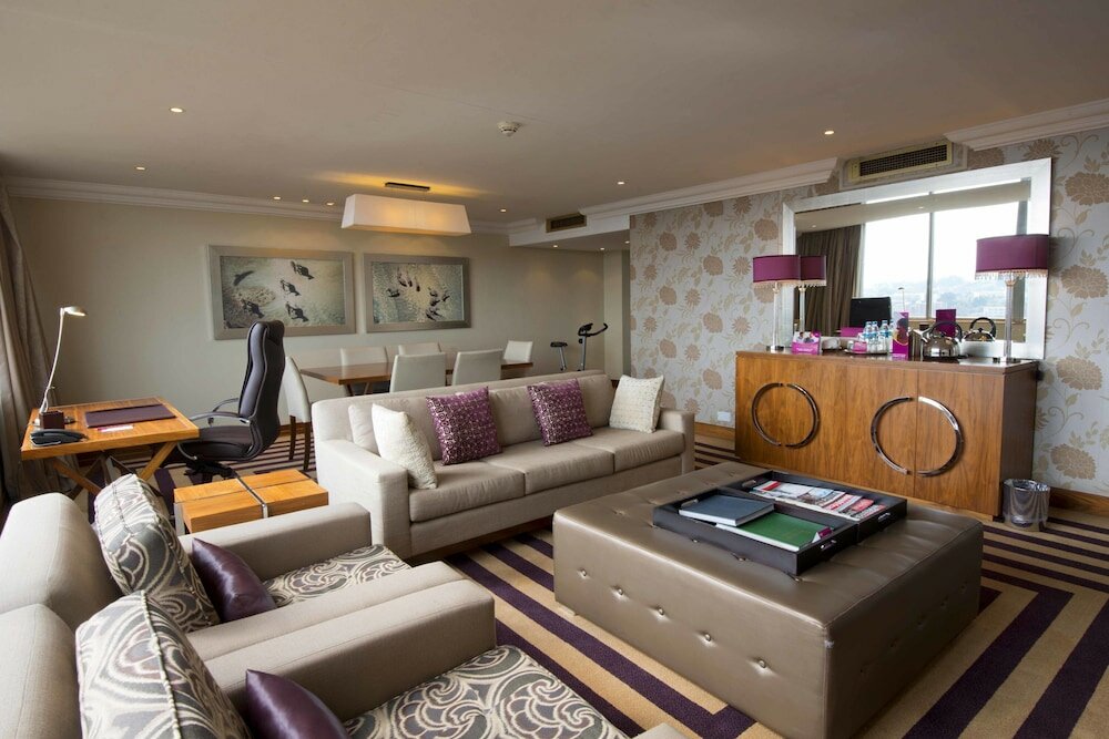 Фото Monomotapa Hotel