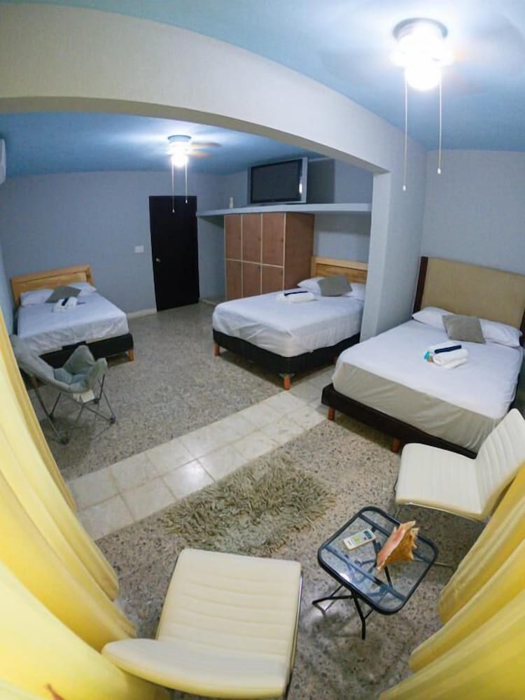 Фото Royal Honey Hostel