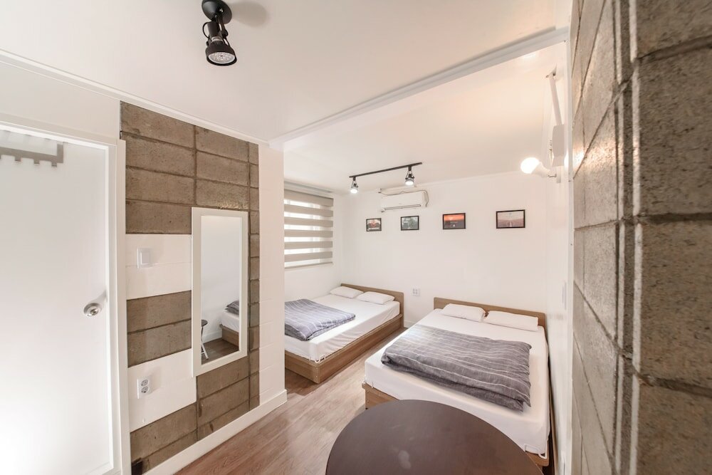 Фото Itaewon Yellow Guesthouse