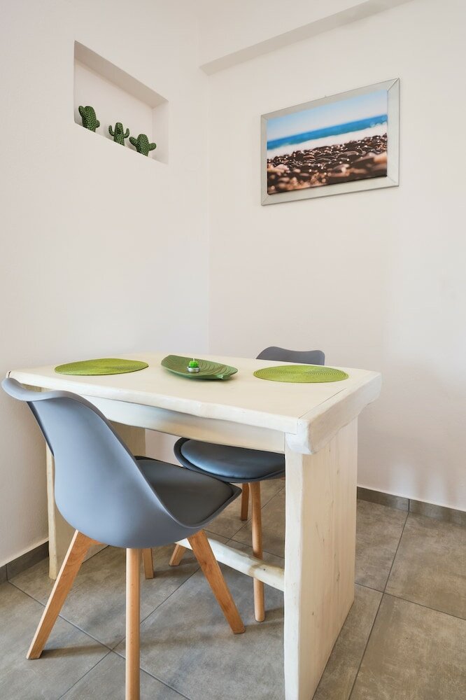 Фото Eressian Lodgings Apartments