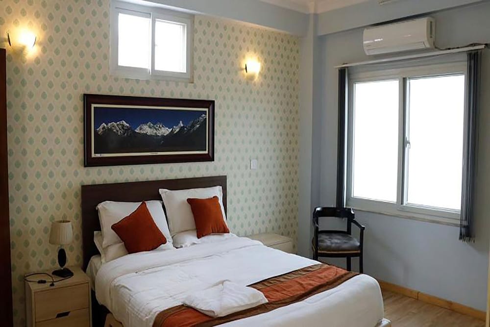 Фото отеля 2