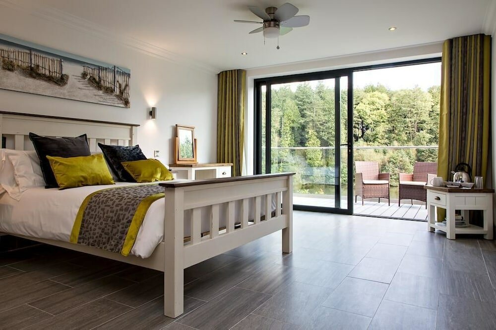 Фото Canada Lodge and Lake