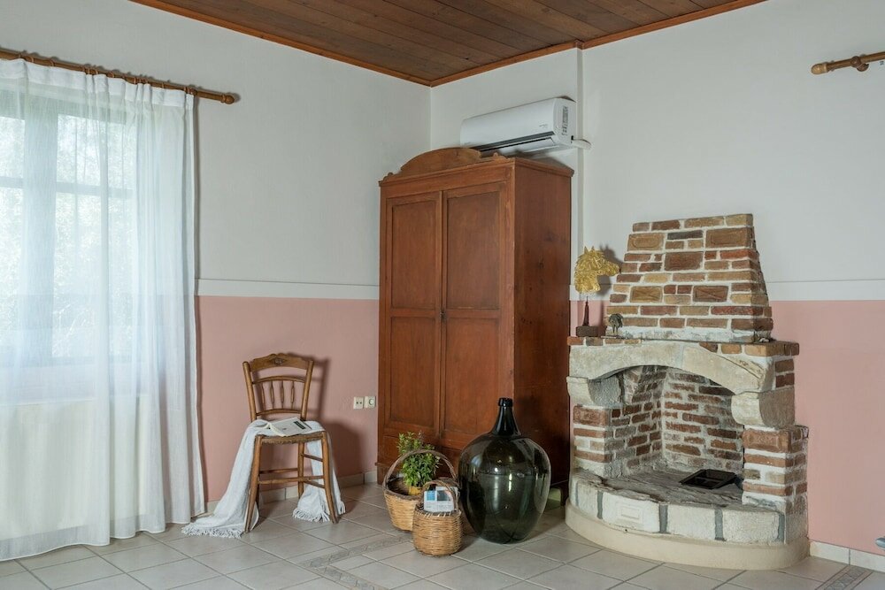 Фото Amnisiades Apartments