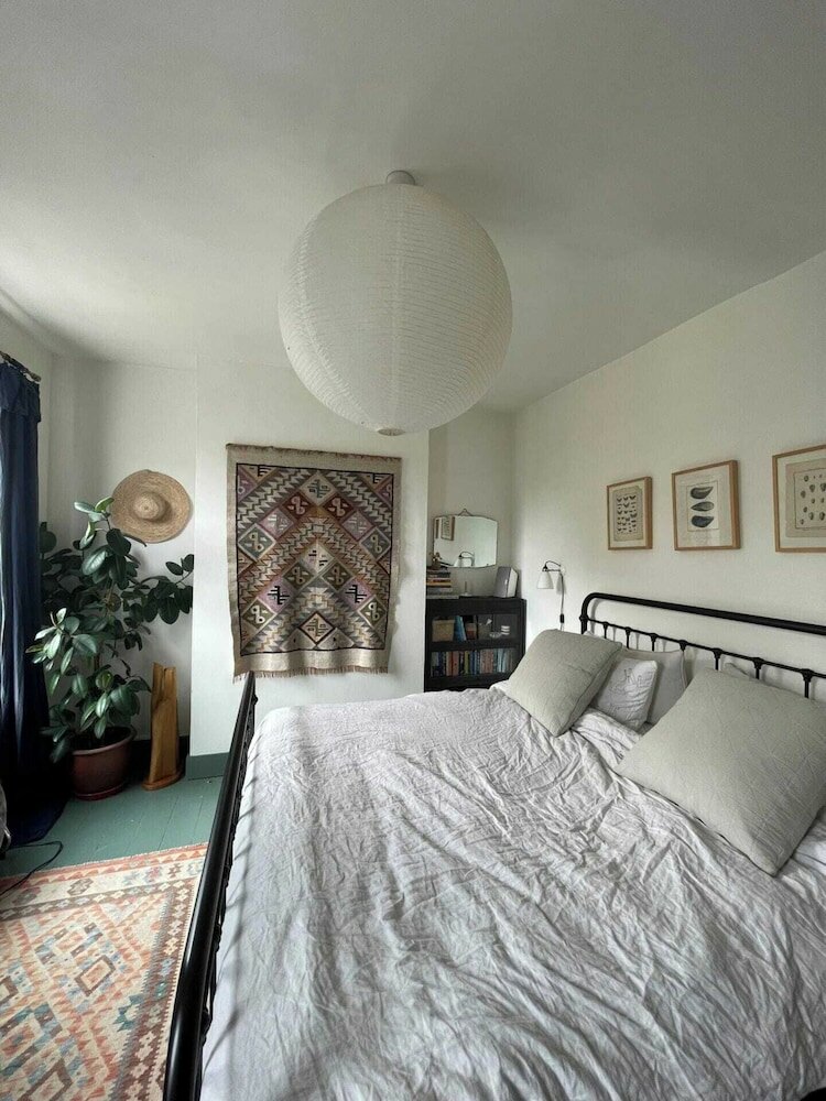 Фото Lovely 3bd Victorian Townhouse W/garden - Brixton!