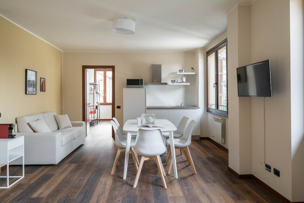 Фото Holiday Apartment 10- San Siro lake Como