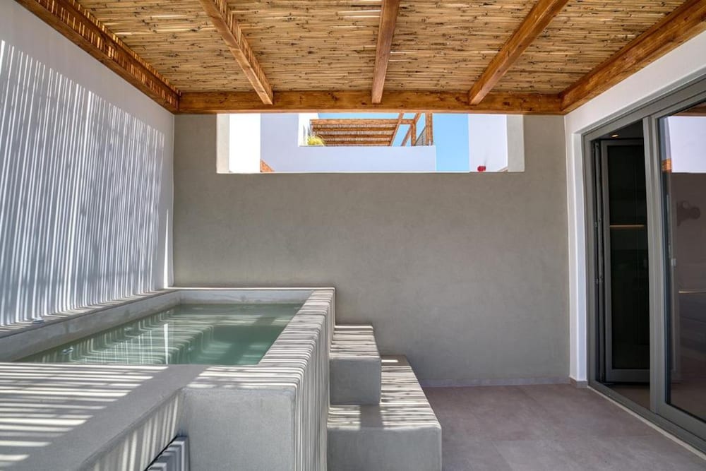 Фото Clementina Paros