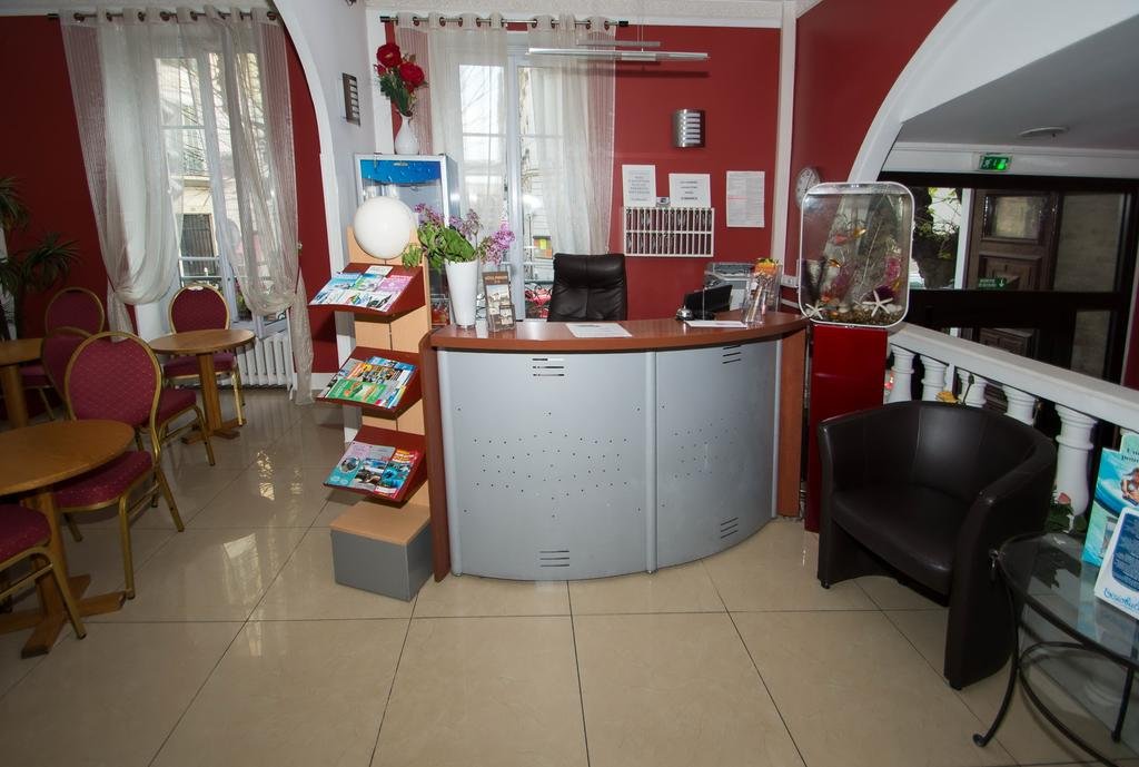 Фото Hotel Parisien