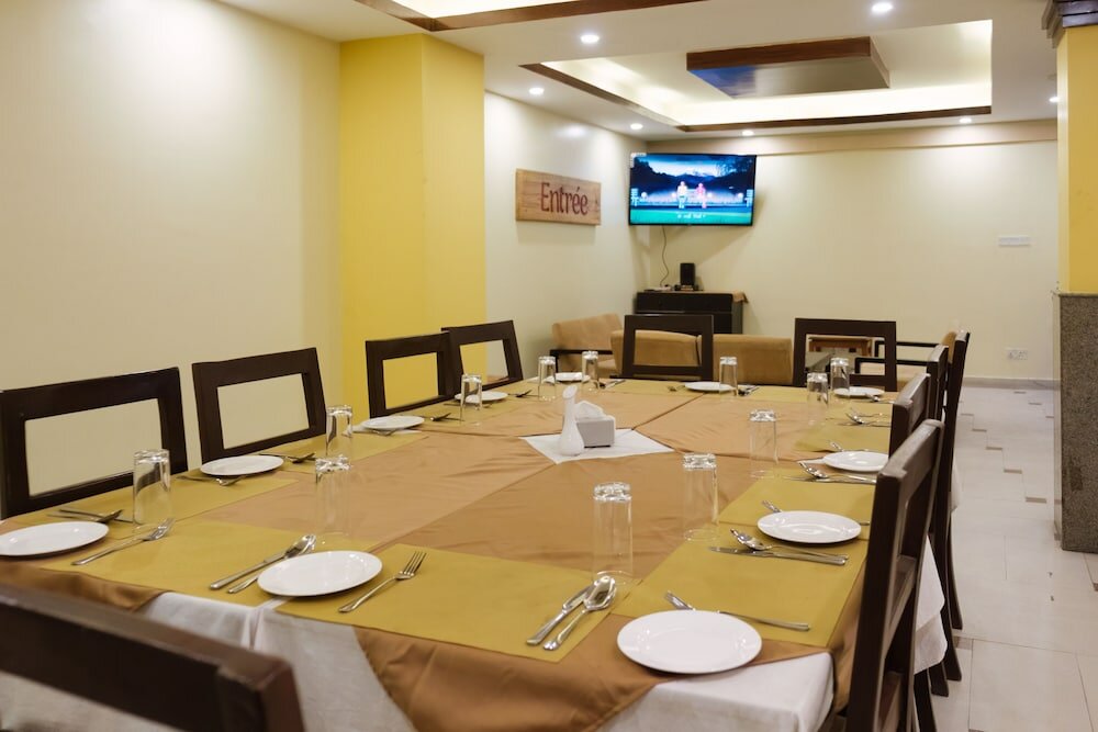 Фото Forbes Hotel and Apartment