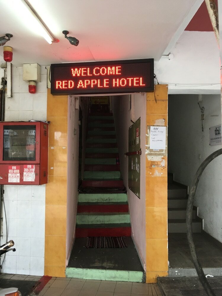 Фото Red Apple Hotel
