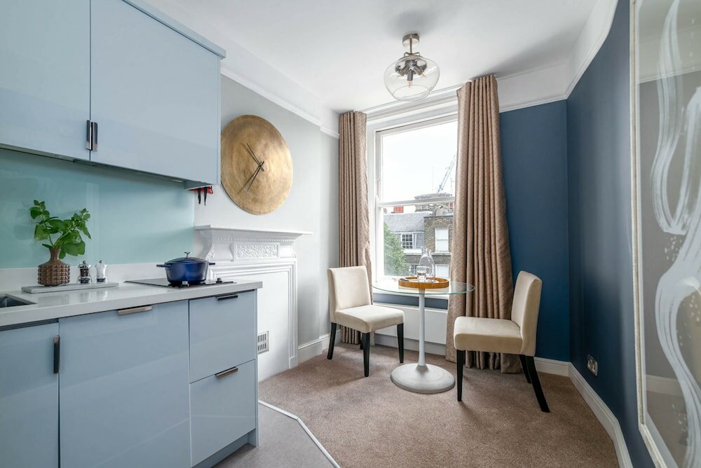 Фото 5 Doughty Street