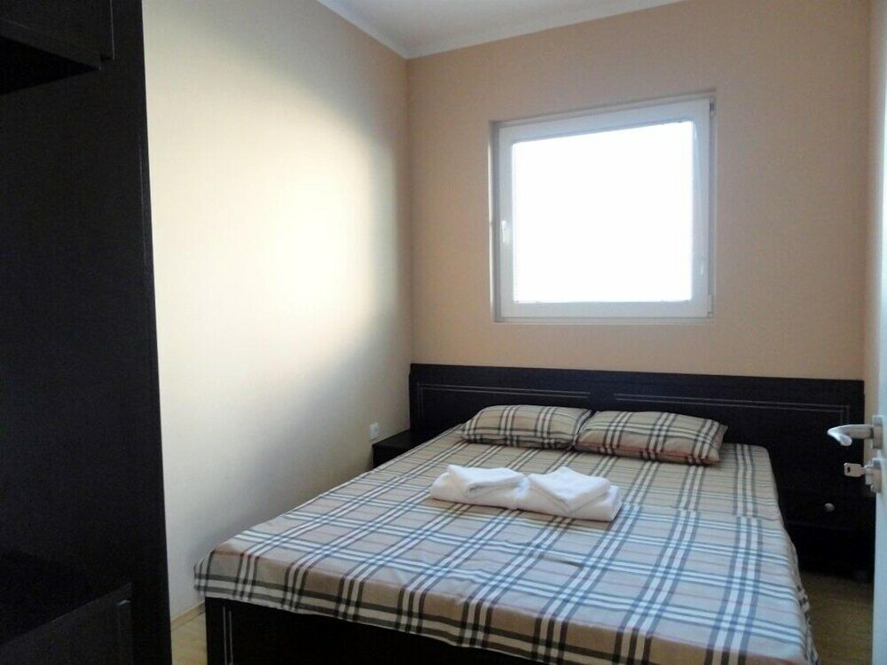 Фото Apartments Holiday Budva