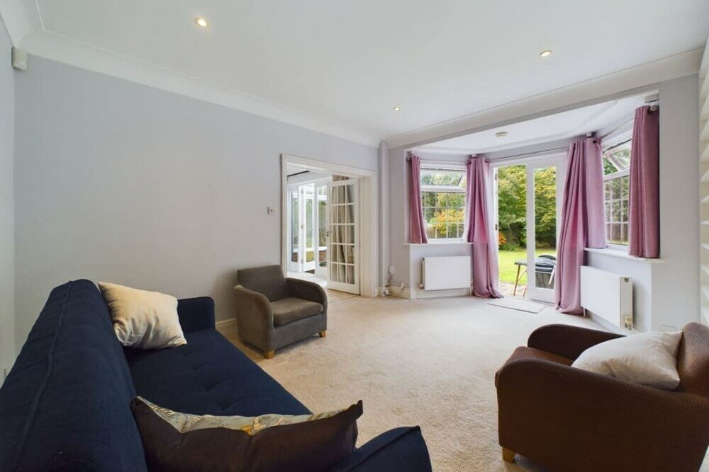 Фото The Richmond Park Hideaway - Cozy 5bdr House With Garden + Rooftop Terrace