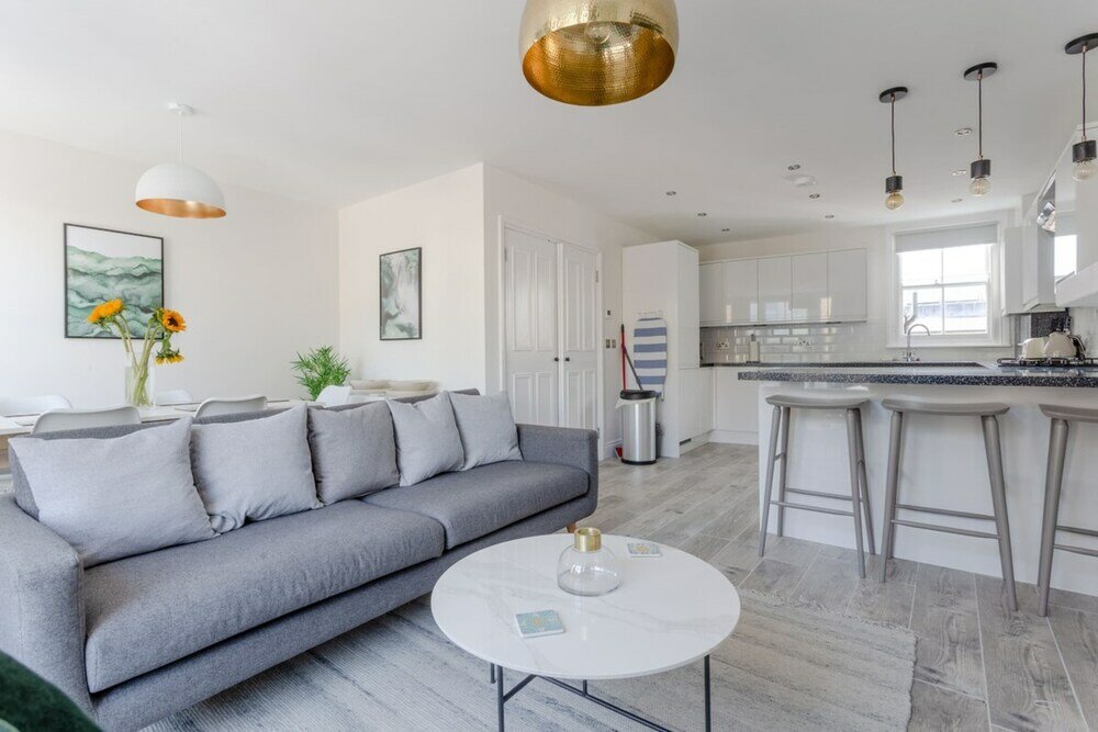 Фото Stunning 3 Bedroom 2 Bath in Fantastic Location