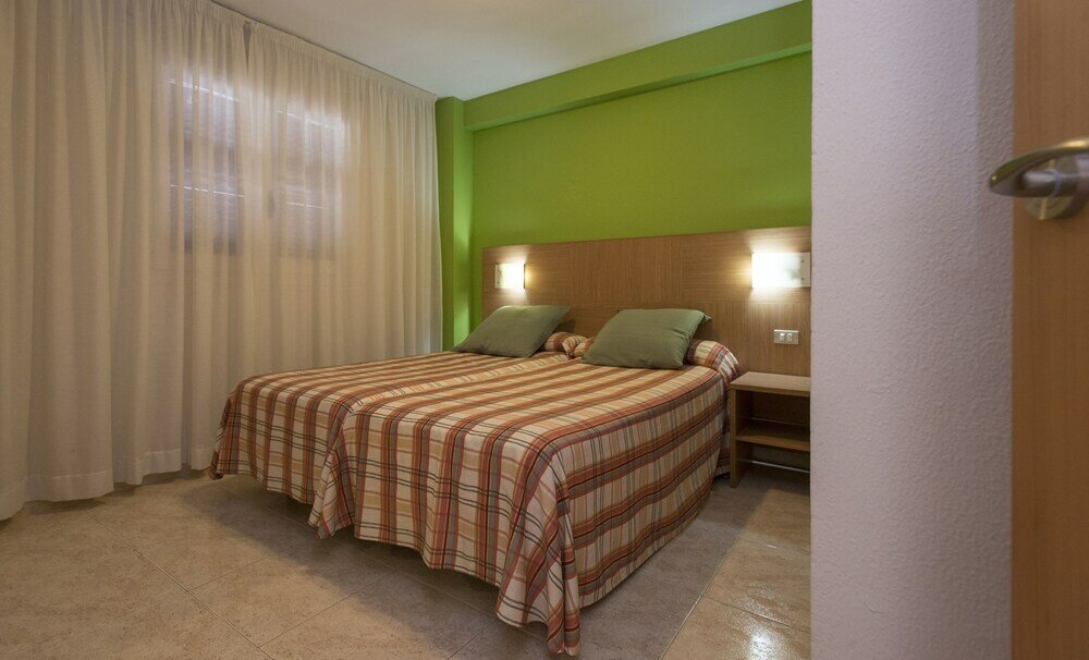 Фото Apartamentos California