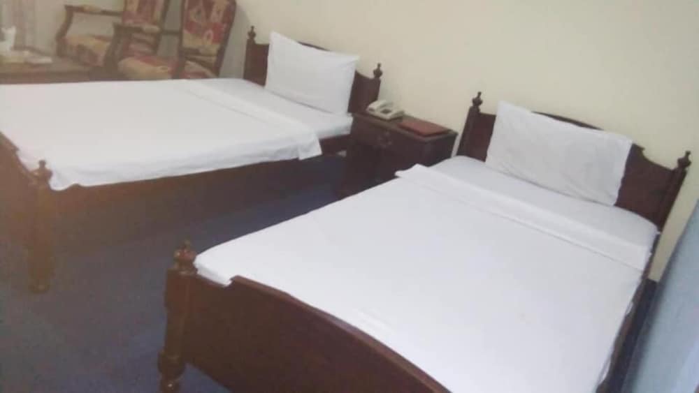 Фото Paramount Guest House