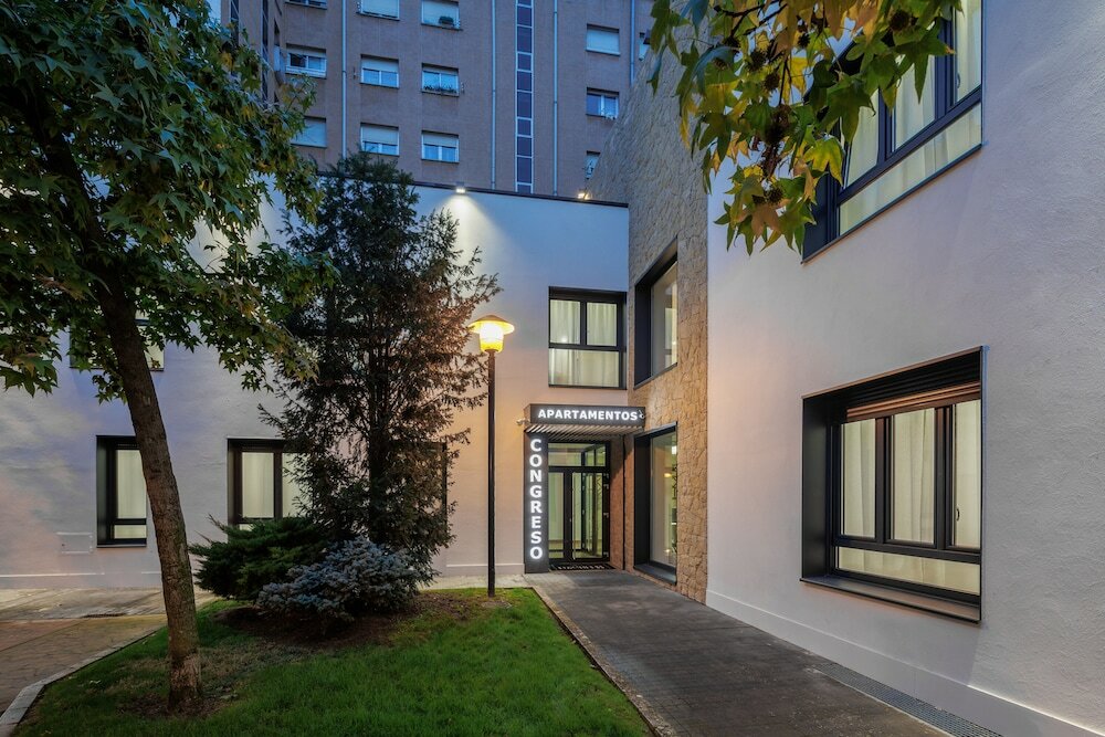 Фото Apartamentos Congreso Parking Gratuito