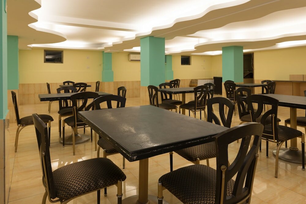 Фото Hotel Mint Salisbury Park