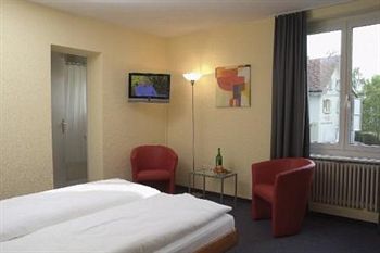 Фото Hotel Baeren Suhr