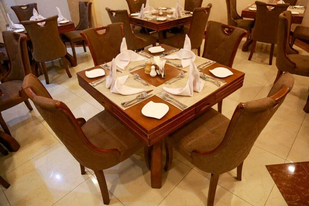 Фото Empolos Hotel Limited