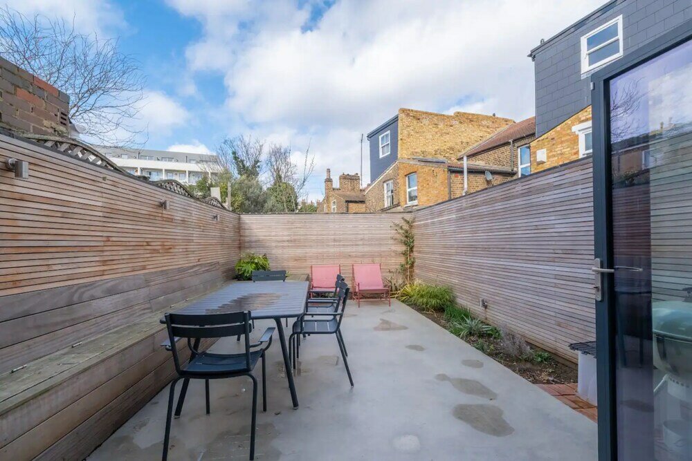 Фото Beautiful Minimalistic 2bd House - Victoria Park