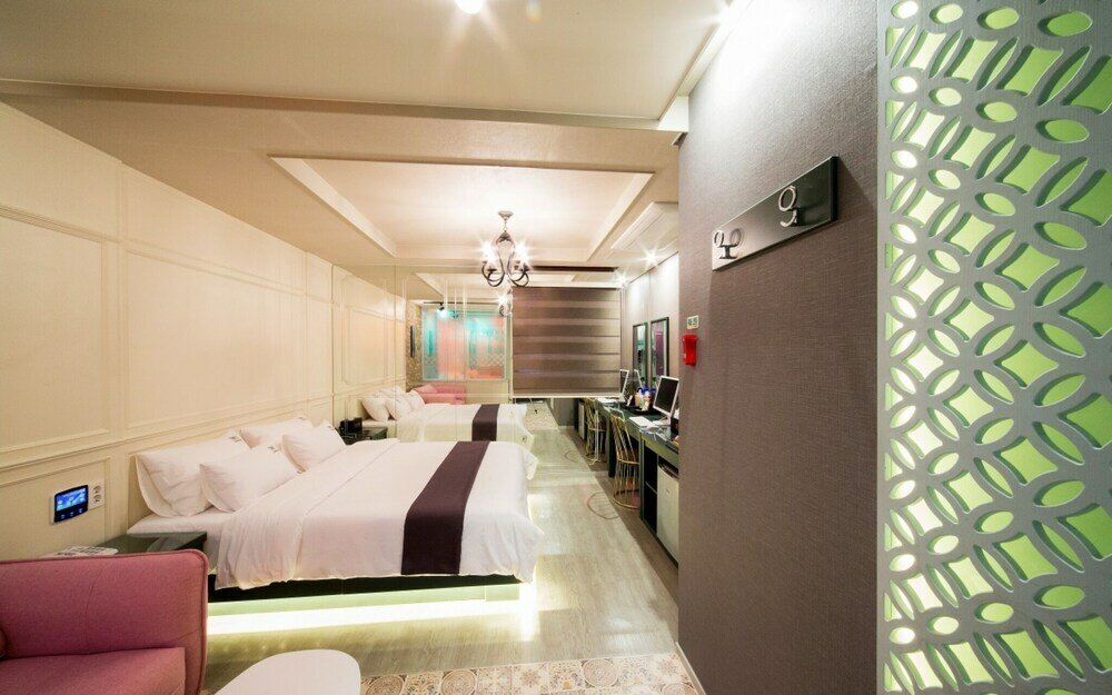 Фото Design Hotel 2ne1 Jukdo Market Pohang