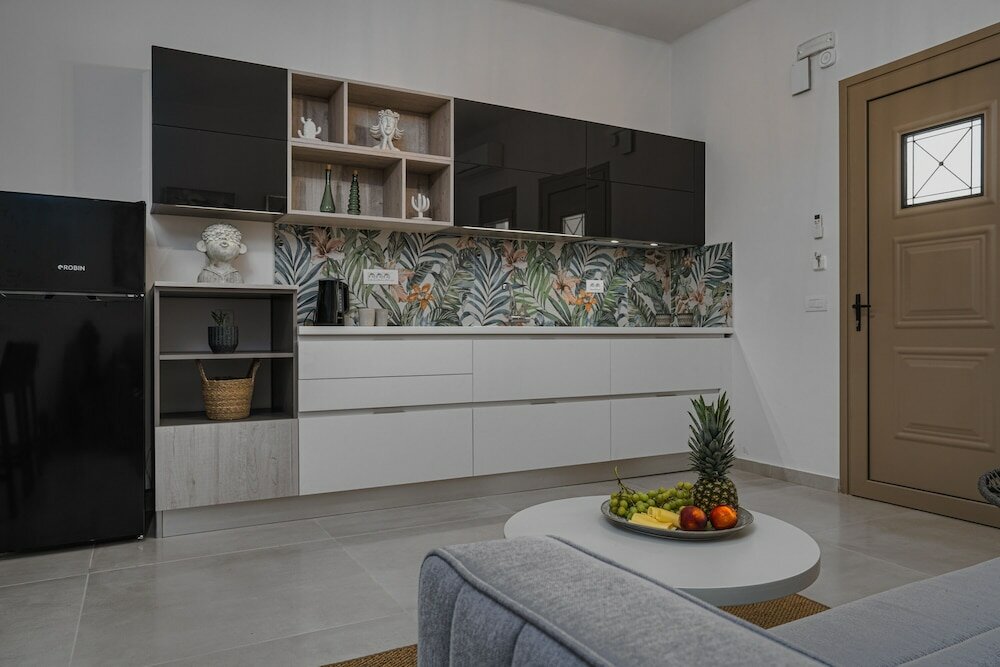 Фото Andy & Hari's Elegant Town Studios