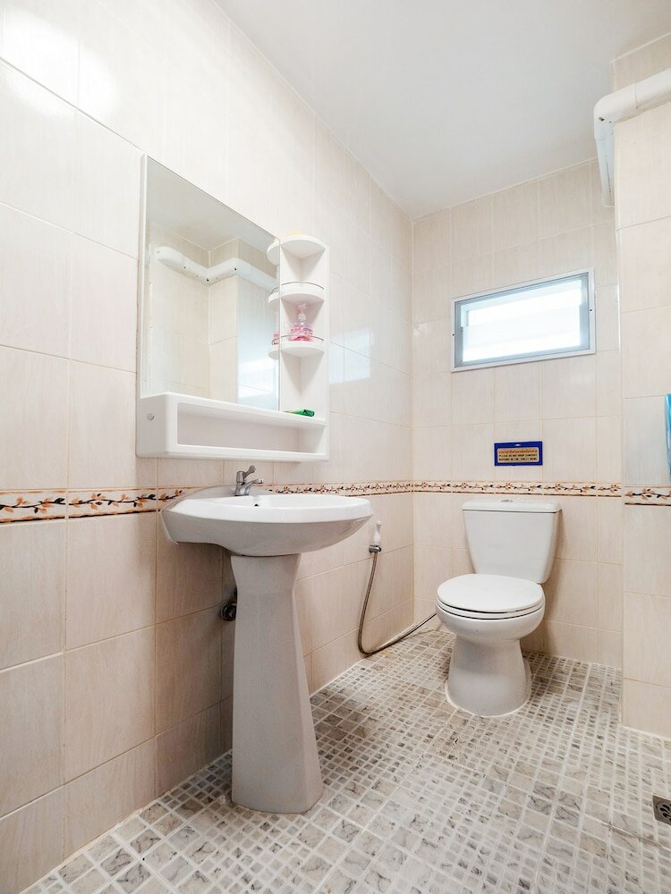 Фото Oyo 75375 Lisa Guesthouse